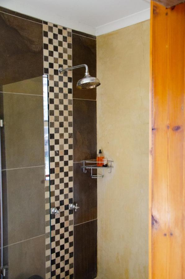 Hutchinson Desert Dew Guest House מראה חיצוני תמונה
