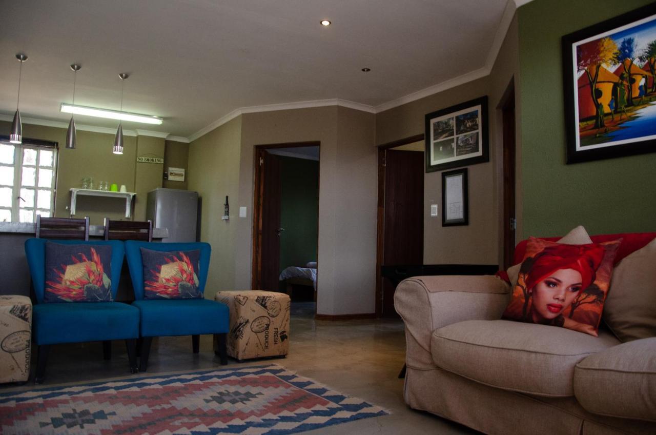 Hutchinson Desert Dew Guest House מראה חיצוני תמונה