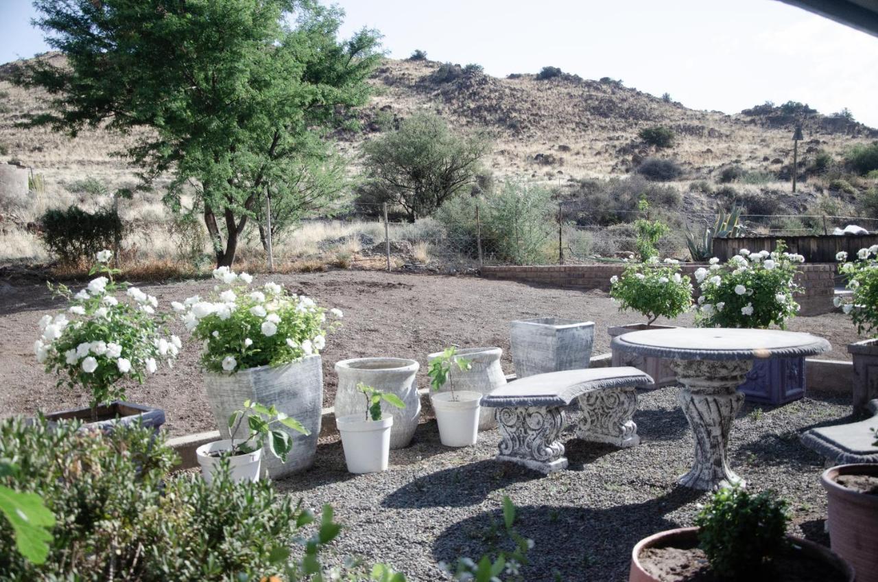 Hutchinson Desert Dew Guest House מראה חיצוני תמונה