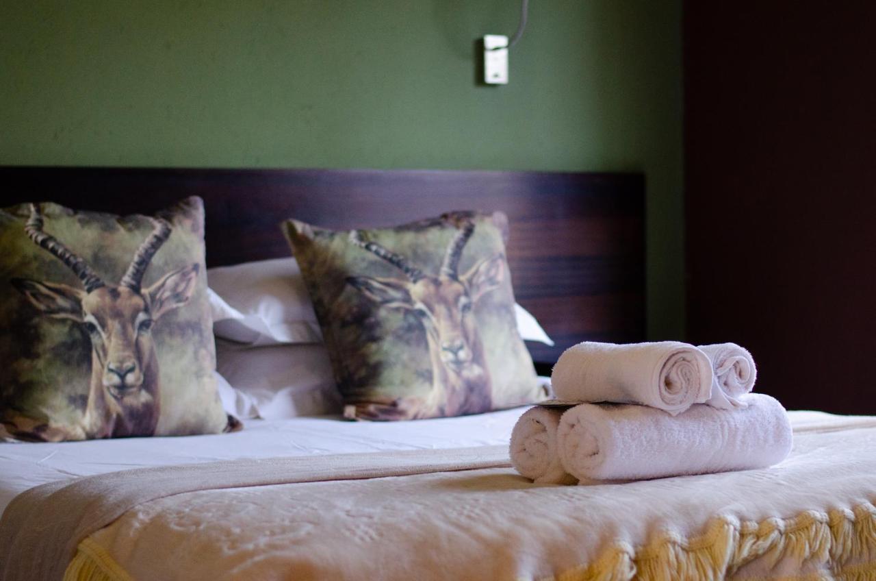 Hutchinson Desert Dew Guest House מראה חיצוני תמונה