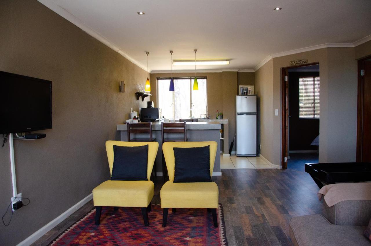 Hutchinson Desert Dew Guest House מראה חיצוני תמונה