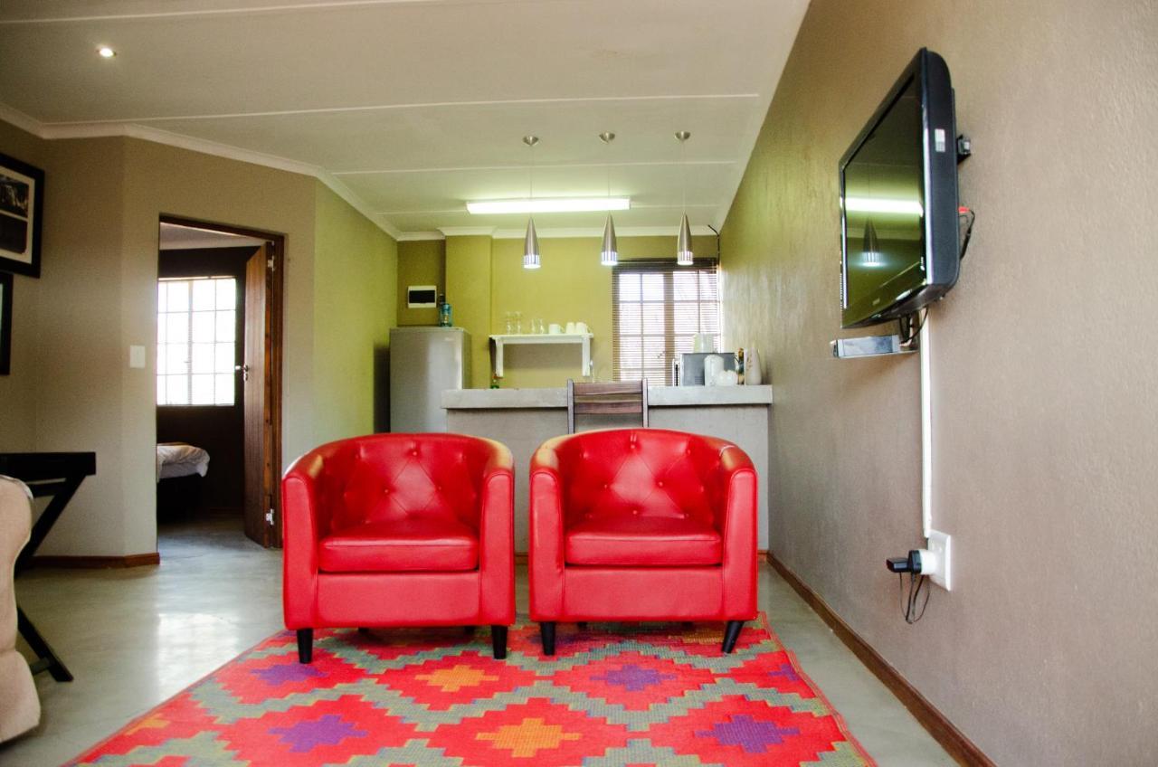 Hutchinson Desert Dew Guest House מראה חיצוני תמונה