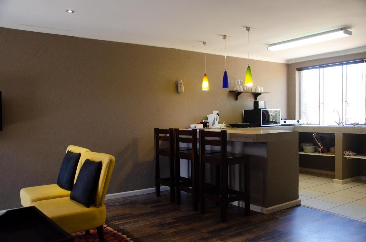 Hutchinson Desert Dew Guest House מראה חיצוני תמונה
