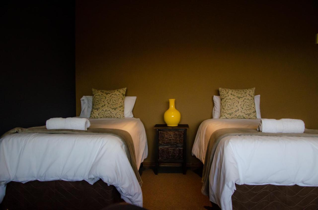 Hutchinson Desert Dew Guest House מראה חיצוני תמונה