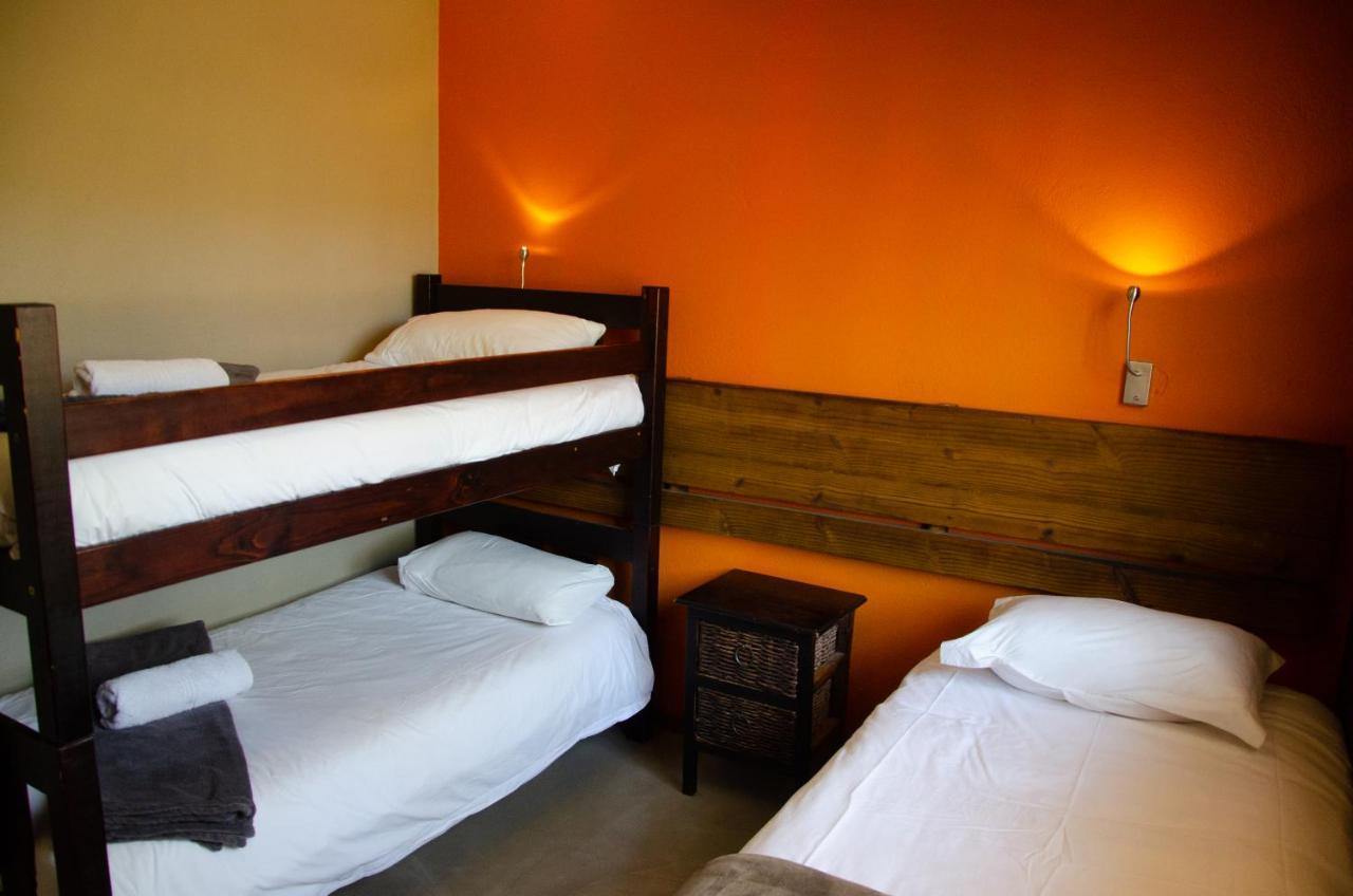 Hutchinson Desert Dew Guest House מראה חיצוני תמונה