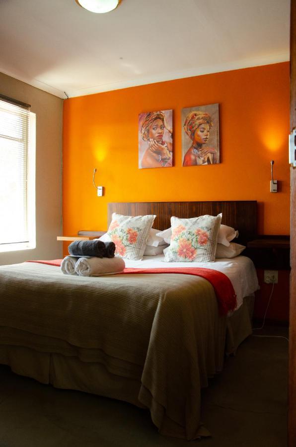 Hutchinson Desert Dew Guest House מראה חיצוני תמונה