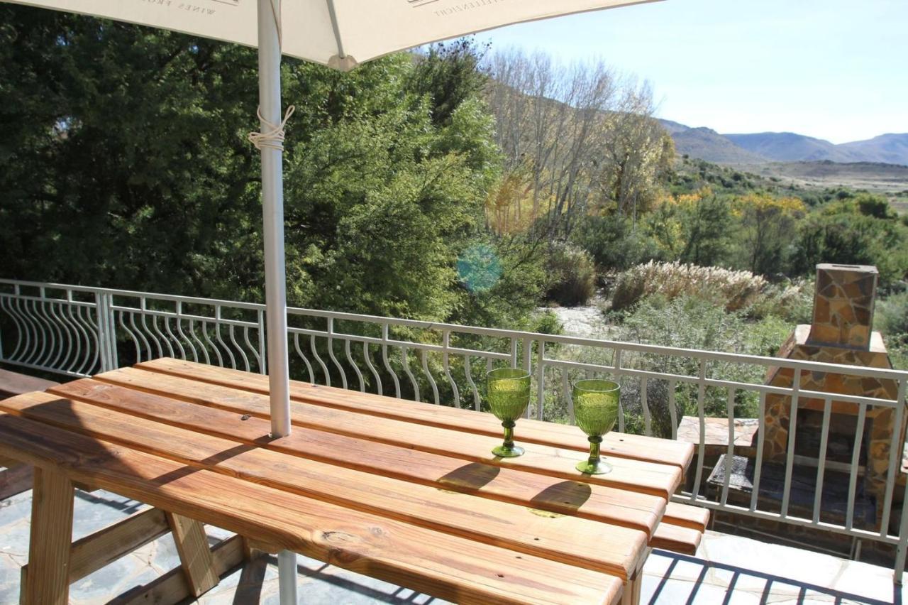 Hutchinson Desert Dew Guest House מראה חיצוני תמונה