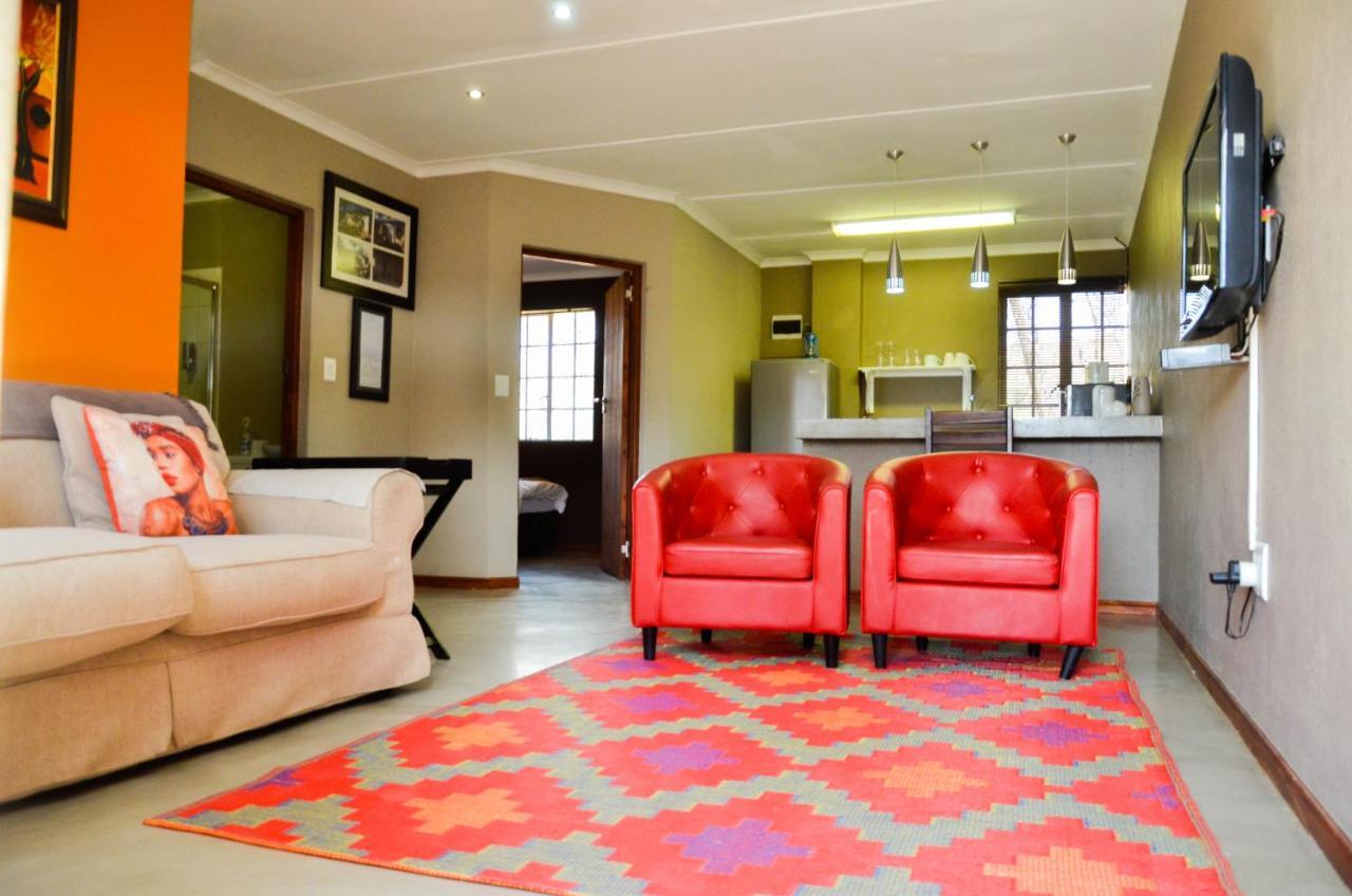 Hutchinson Desert Dew Guest House מראה חיצוני תמונה